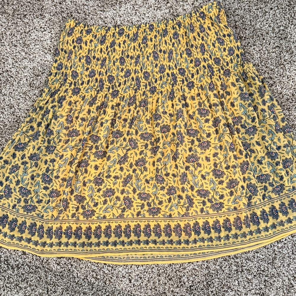 NWT. Max Studio Floral Yellow and Blue Women's Skirt